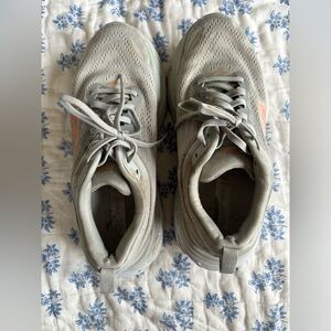 Hoka One Bondi 8